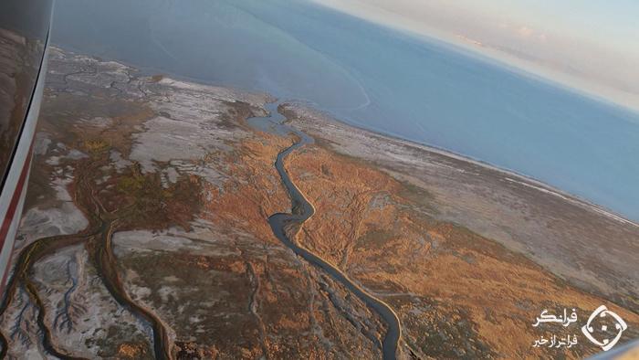 جدیدترین تصاویر از آبهای دو رنگ دریاچه ارومیه